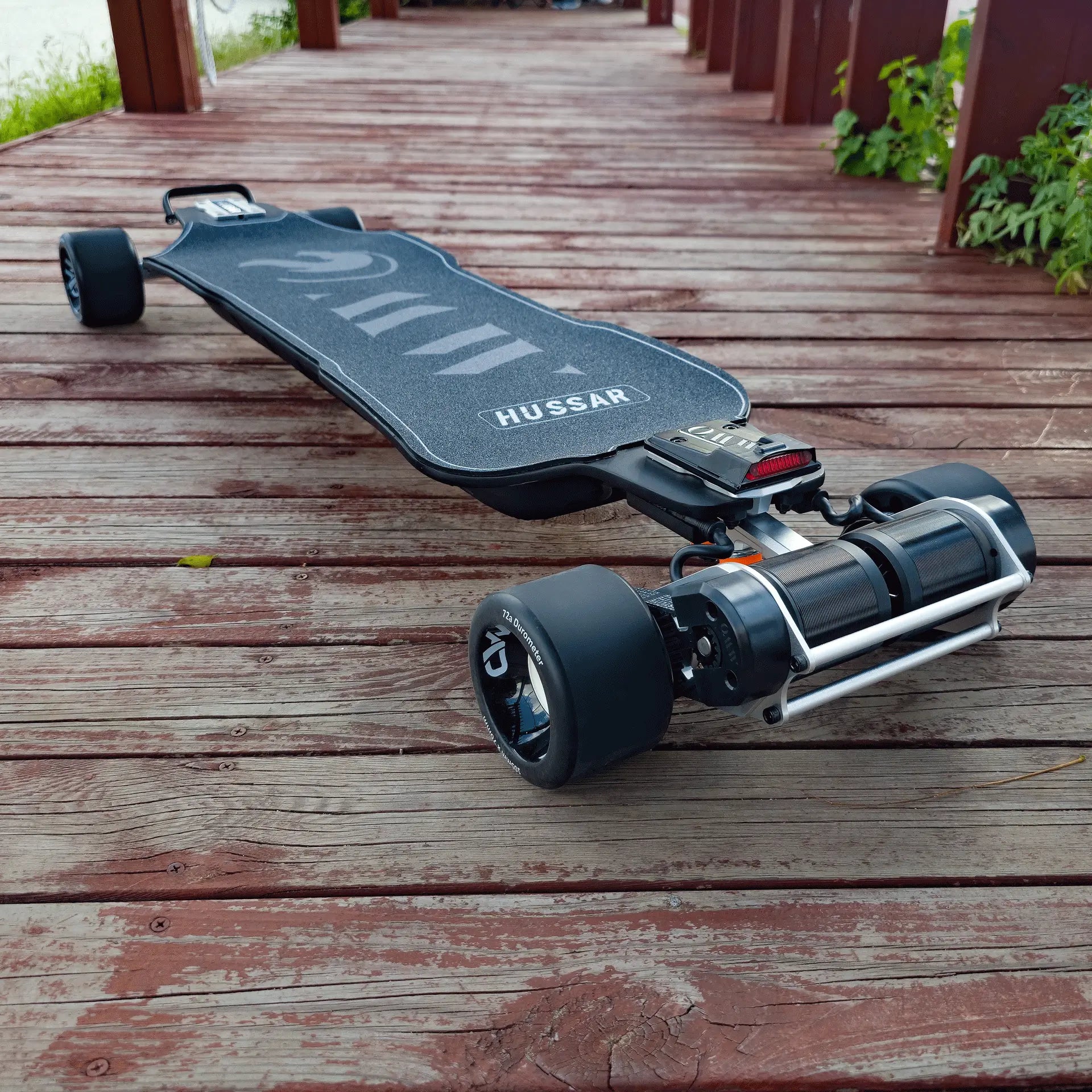 Hussar Street Carbon Flexible Electric Skateboards Suitable for Beginners