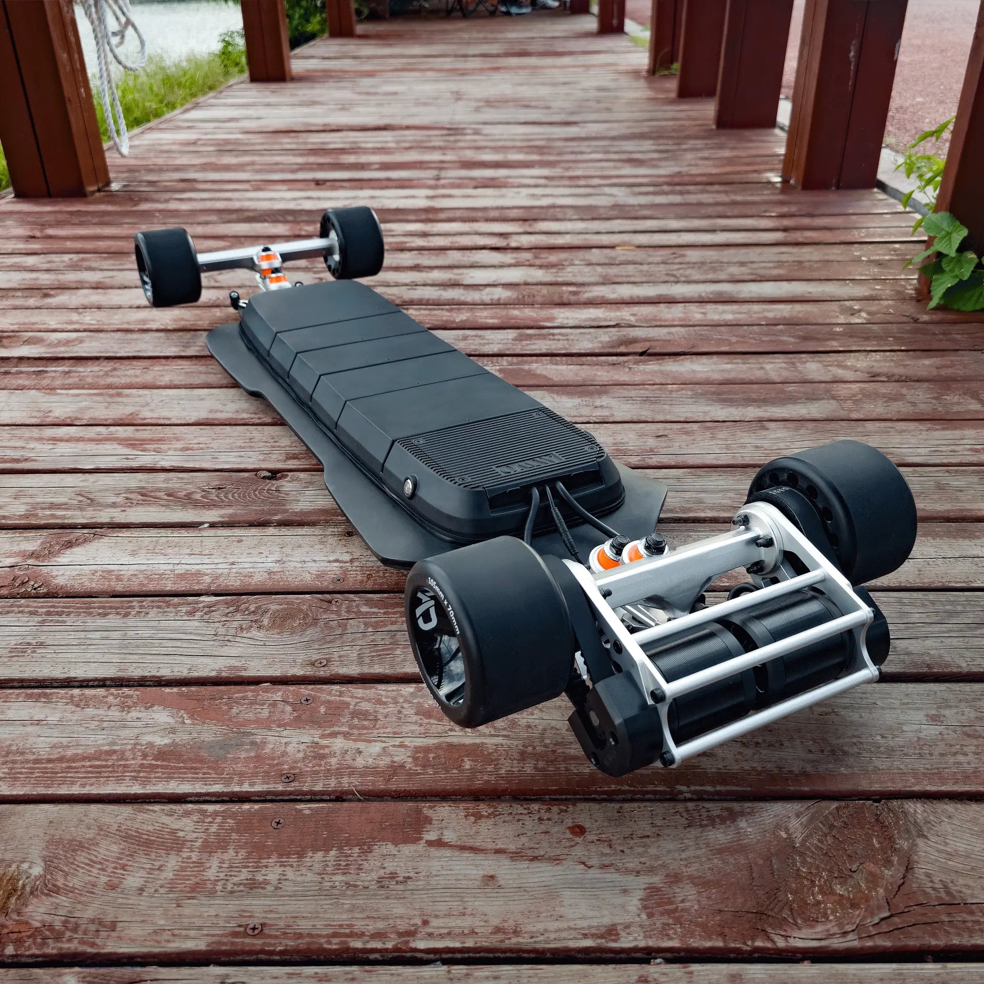 Hussar Street Carbon Flexible Electric Skateboards Suitable for Beginners