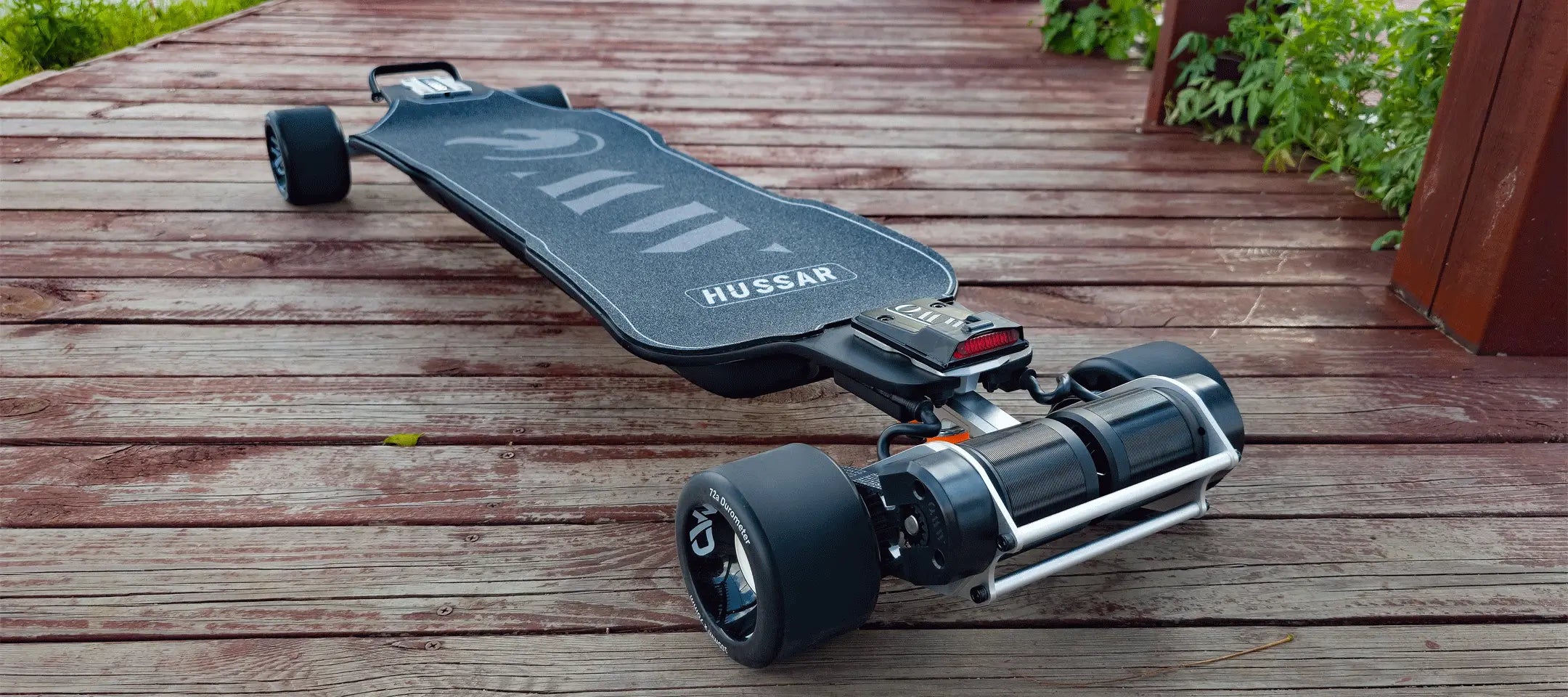 Hussar Street Carbon Flexible Electric Skateboards Suitable for Beginners